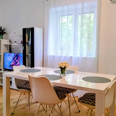 Tirkiz Near Center With Free Parking Apartment *